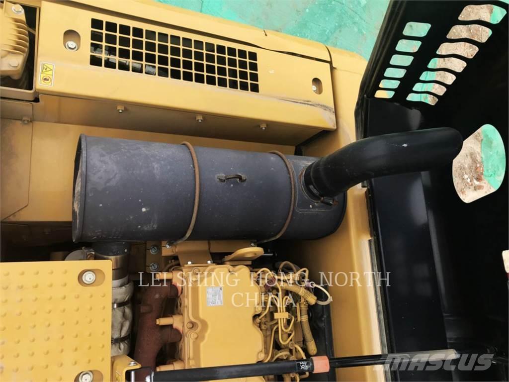 CAT 330D2L Pelle sur chenilles