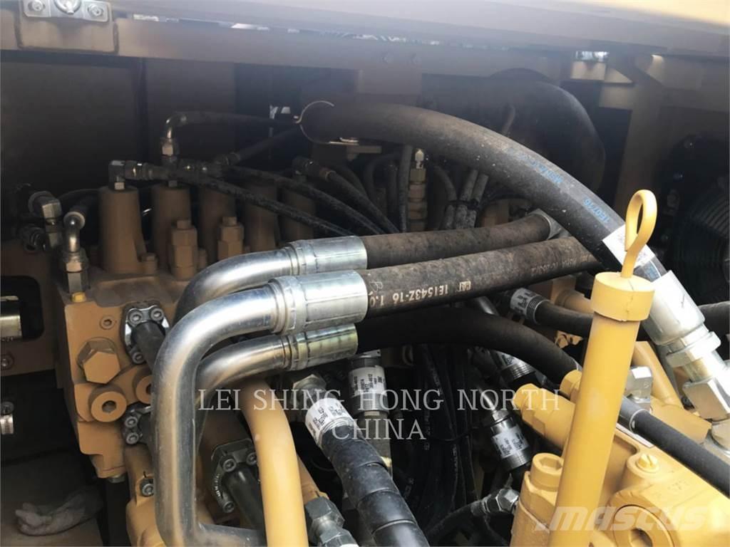 CAT 330D2L Pelle sur chenilles