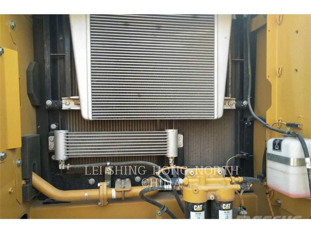 CAT 330D2L Pelle sur chenilles