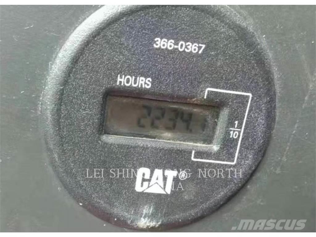 CAT 330D2L Pelle sur chenilles