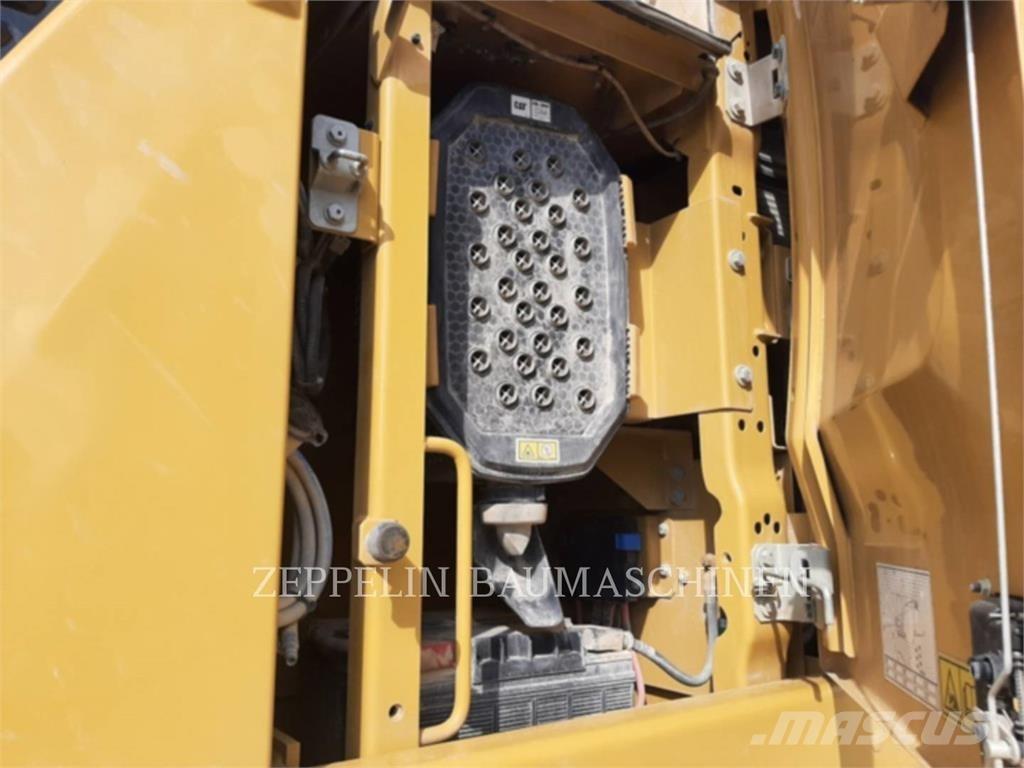 CAT 336-07B Pelle sur chenilles