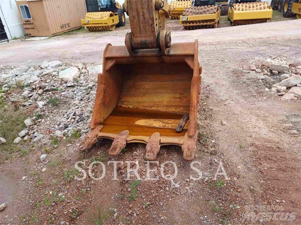 CAT 33607 Pelle sur chenilles