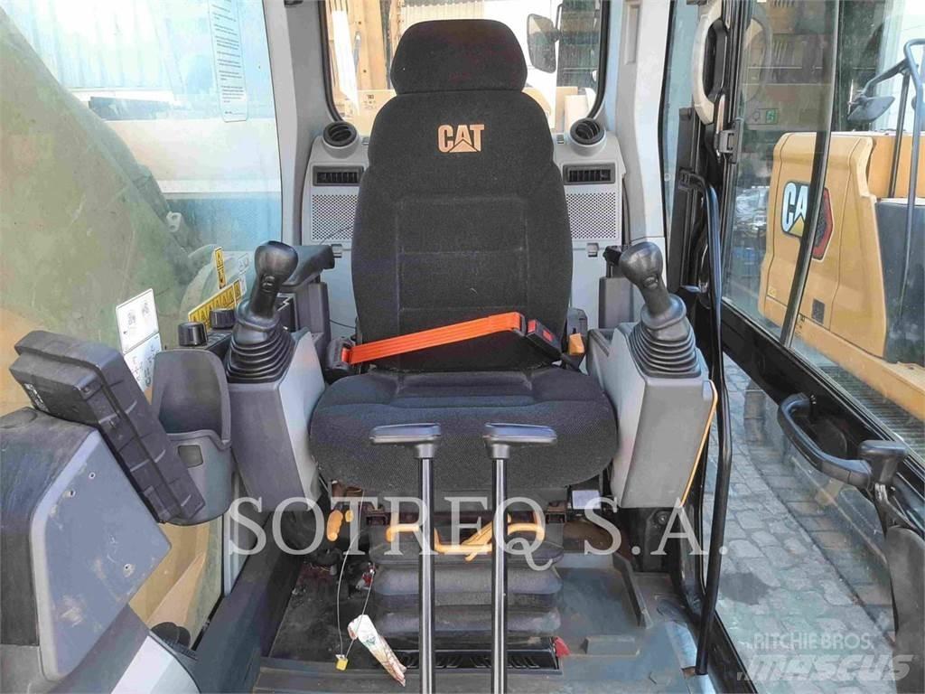 CAT 33607 Pelle sur chenilles