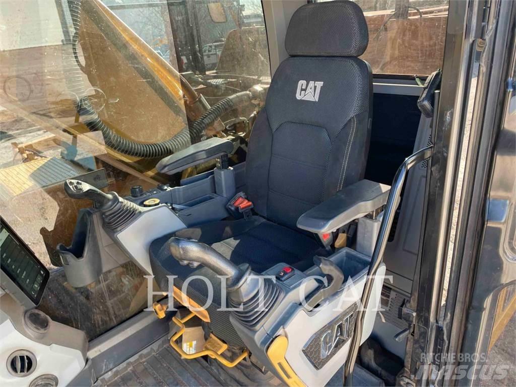 CAT 34008 Pelle sur chenilles