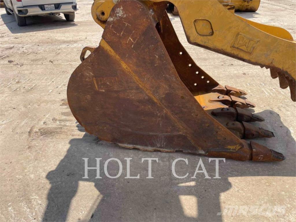 CAT 34008 Pelle sur chenilles