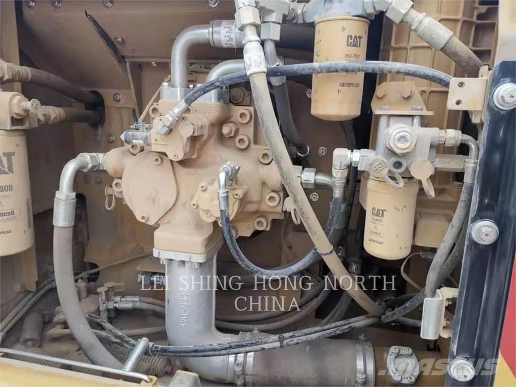 CAT 340D2L Pelle sur chenilles