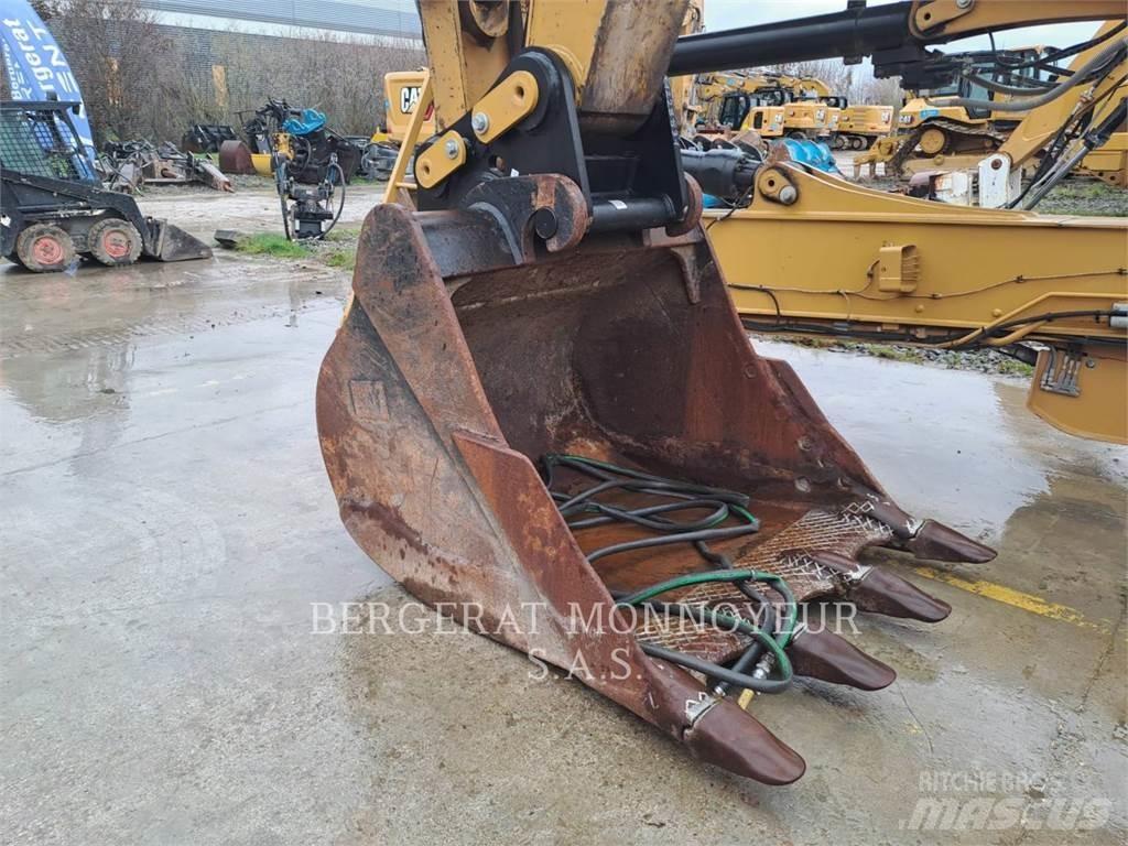 CAT 340F UHD Pelle sur chenilles