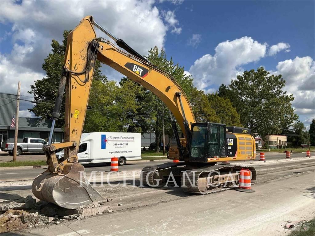 CAT 349FL + Pelle sur chenilles