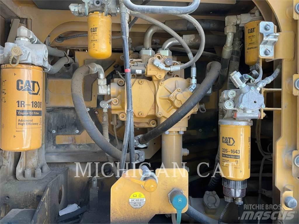 CAT 349FL + Pelle sur chenilles