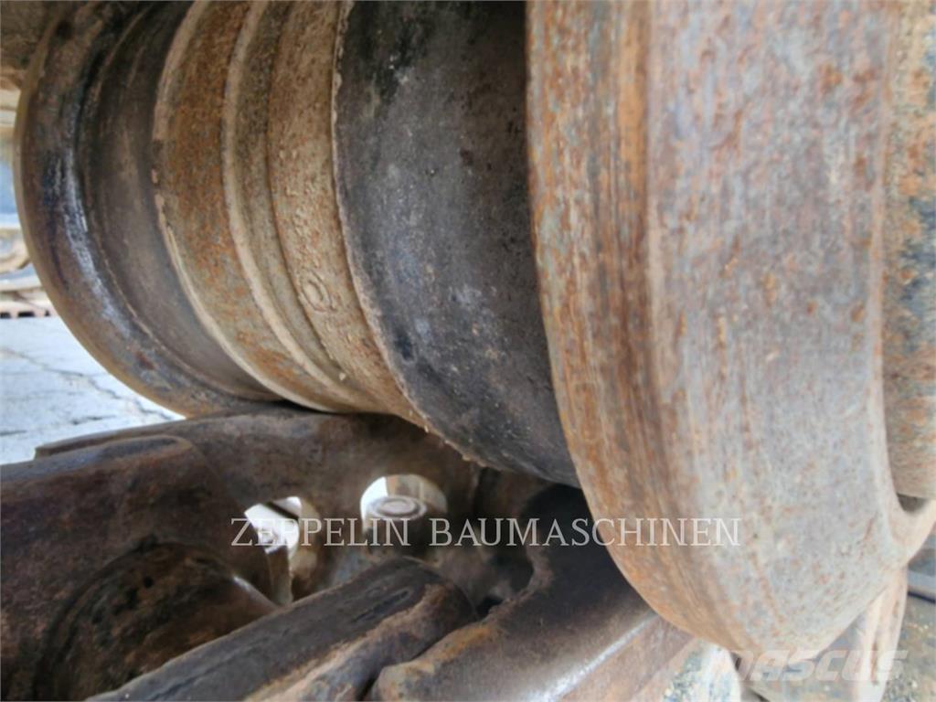 CAT 352-07A Pelle sur chenilles