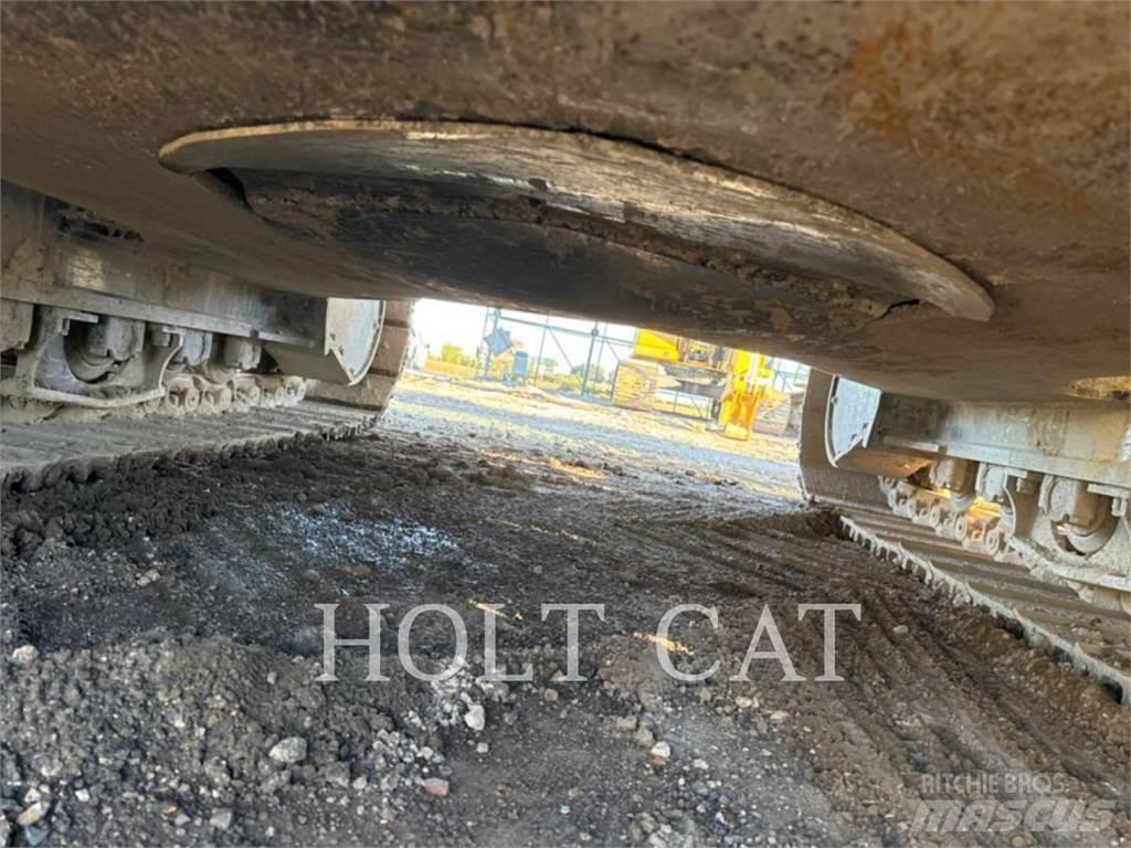 CAT 352 11 Pelle sur chenilles