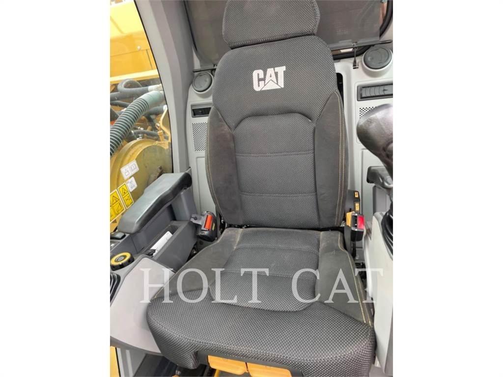 CAT 352 11 TC Pelle sur chenilles
