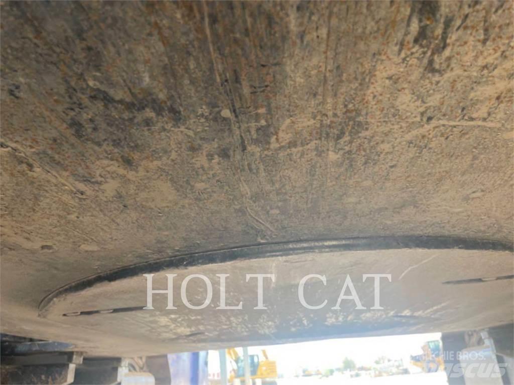 CAT 352 11 TC Pelle sur chenilles