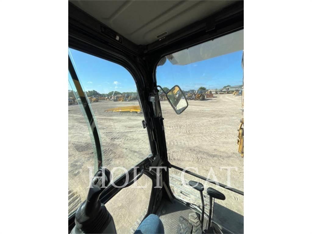 CAT 352 11 TC Pelle sur chenilles