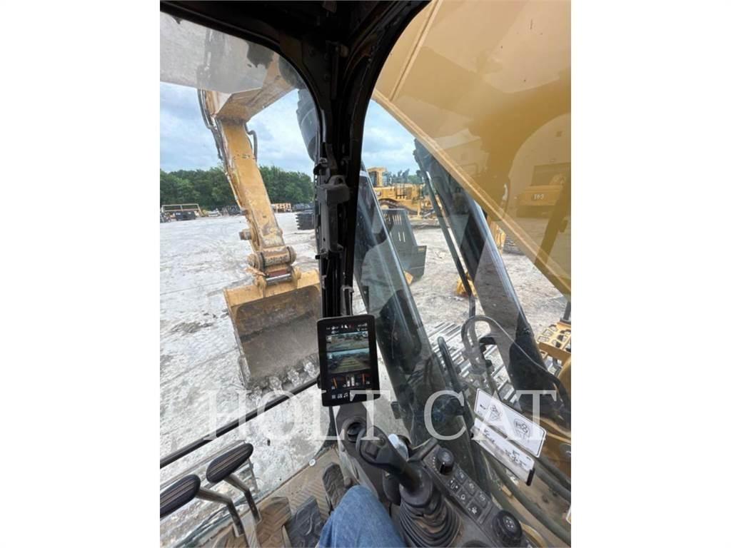 CAT 352 11 TC Pelle sur chenilles