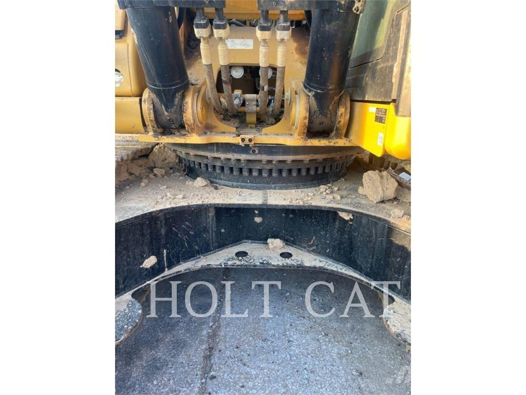 CAT 352 11 TC Pelle sur chenilles