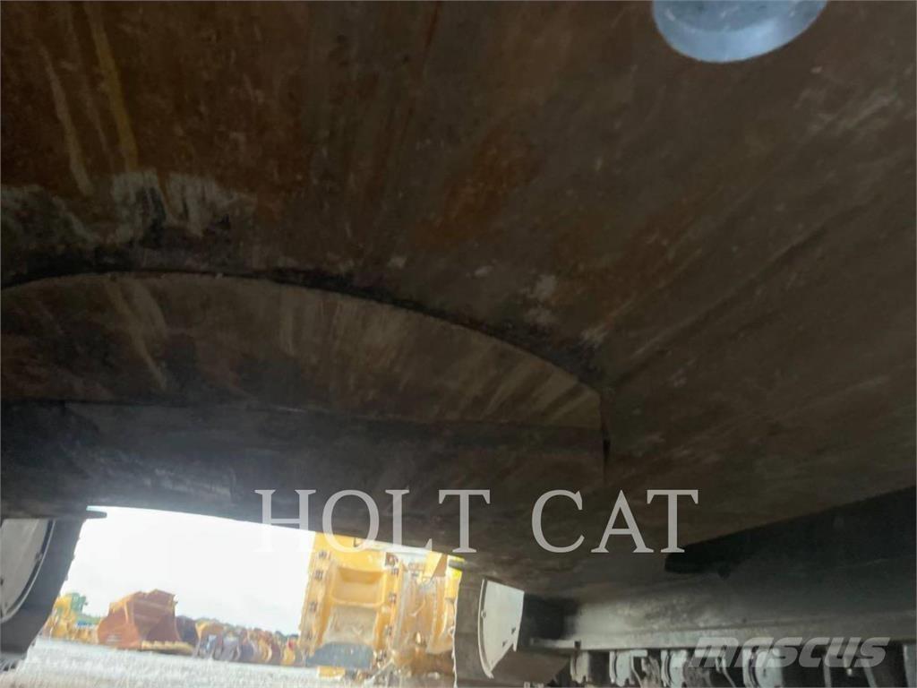 CAT 352 12 TC Pelle sur chenilles
