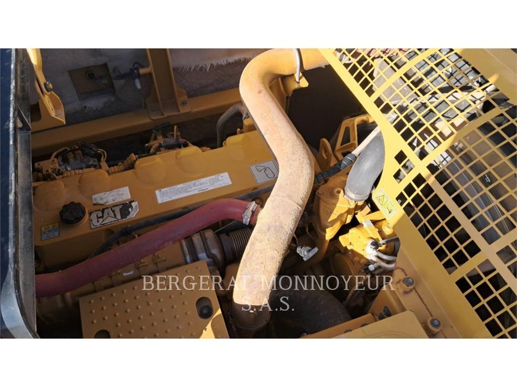 CAT 352F Pelle sur chenilles