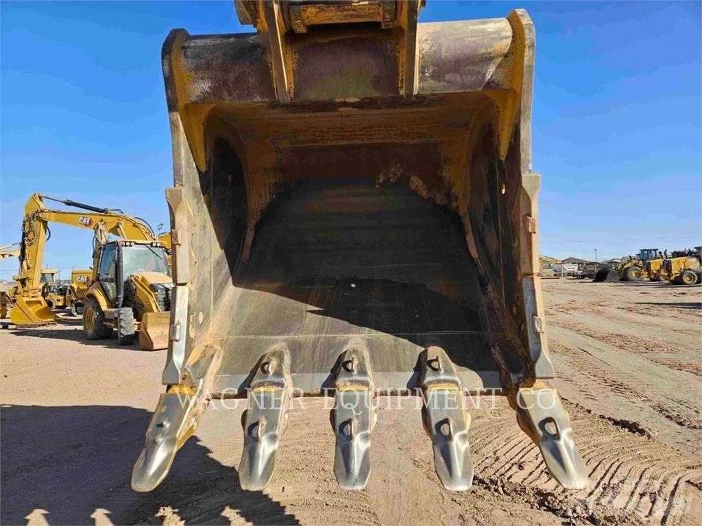 CAT 374 Pelle sur chenilles