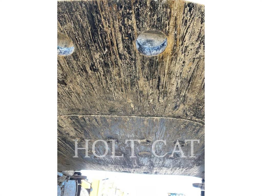 CAT 374 Pelle sur chenilles