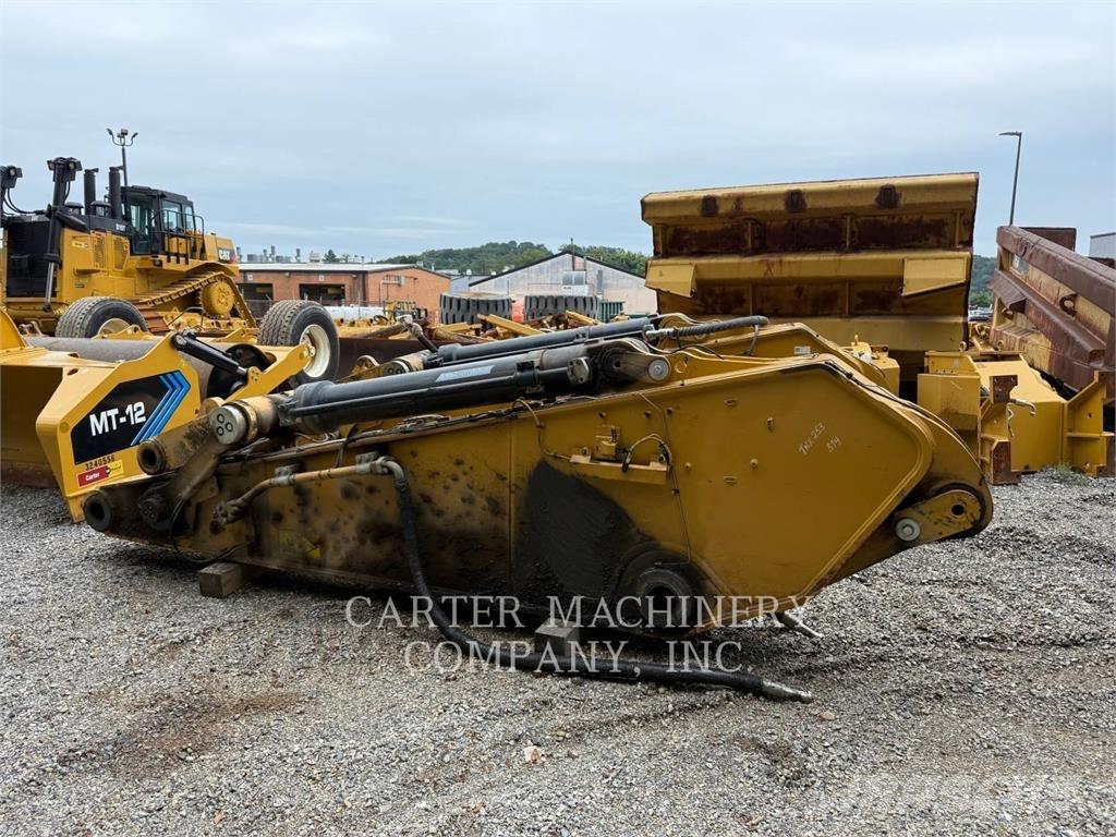 CAT 374-07 Pelle sur chenilles