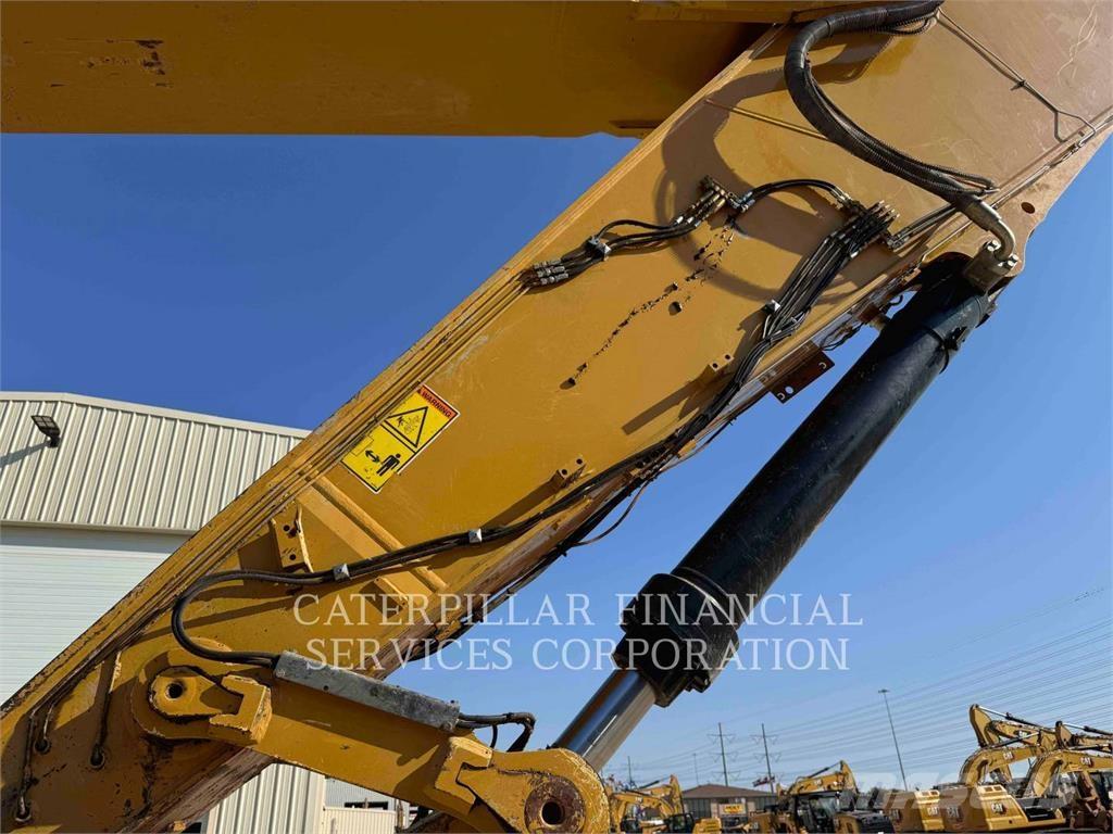CAT 374-07 Pelle sur chenilles