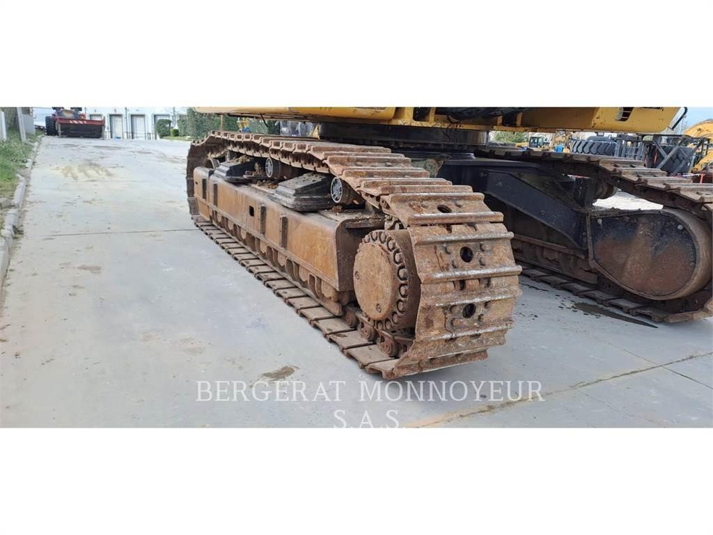 CAT 374D Pelle sur chenilles