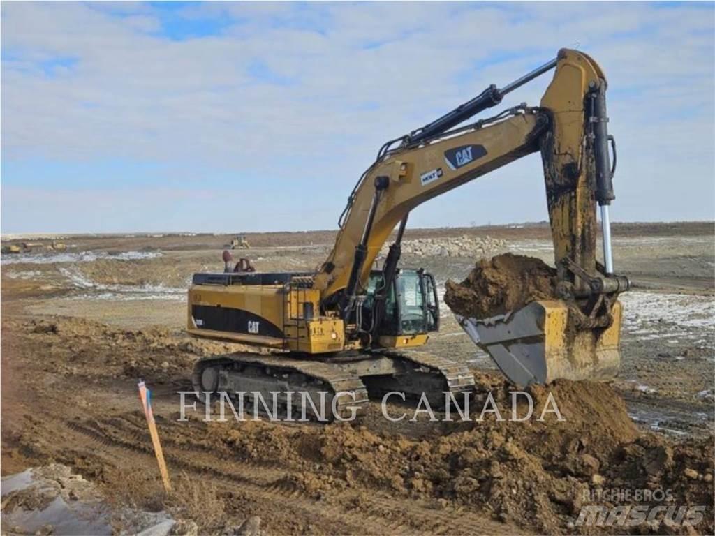 CAT 390D Pelle sur chenilles