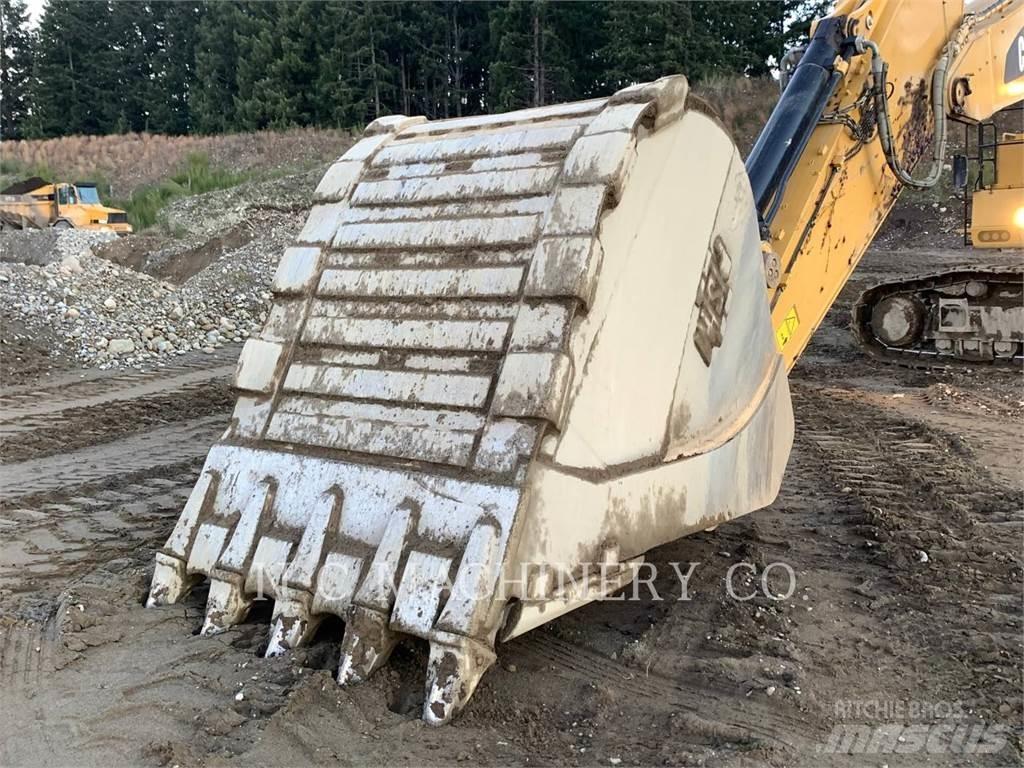 CAT 390F Pelle sur chenilles