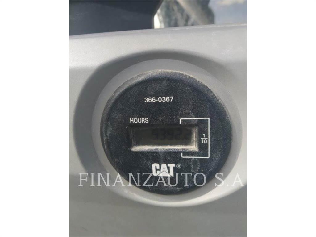 CAT 390F Pelle sur chenilles