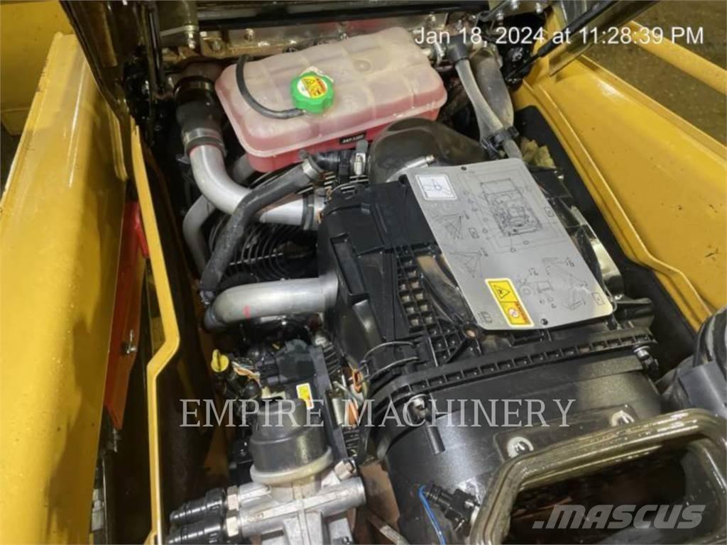 CAT 415F2 IL Chargeuse sur pneus