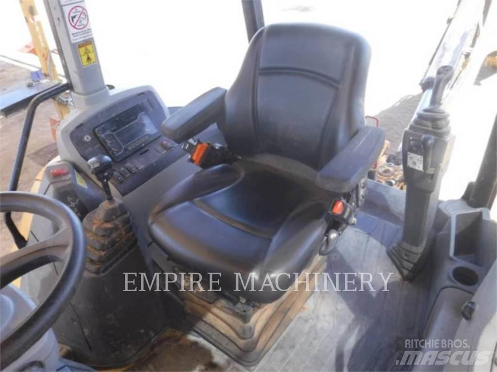 CAT 42007 Tractopelle