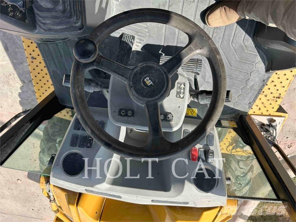 CAT 42007 Tractopelle