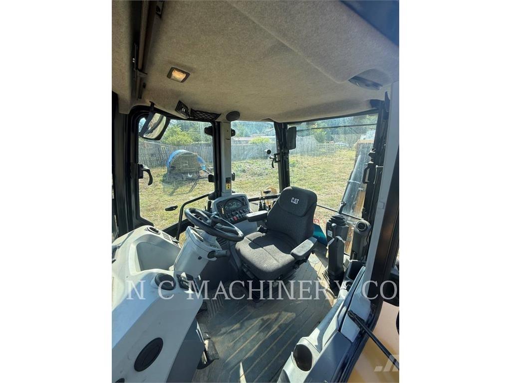 CAT 420F Tractopelle