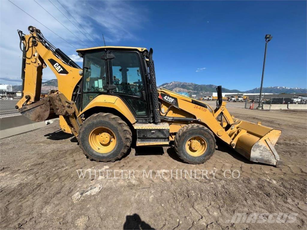 CAT 420F2 Tractopelle