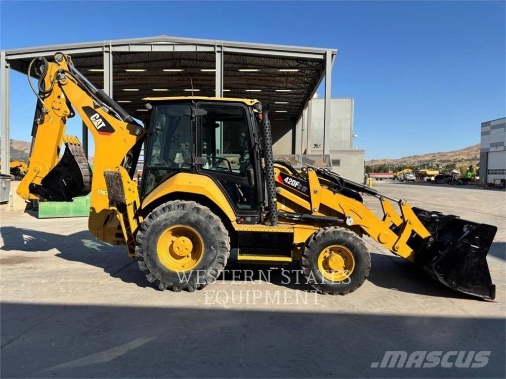 CAT 420F2 Tractopelle
