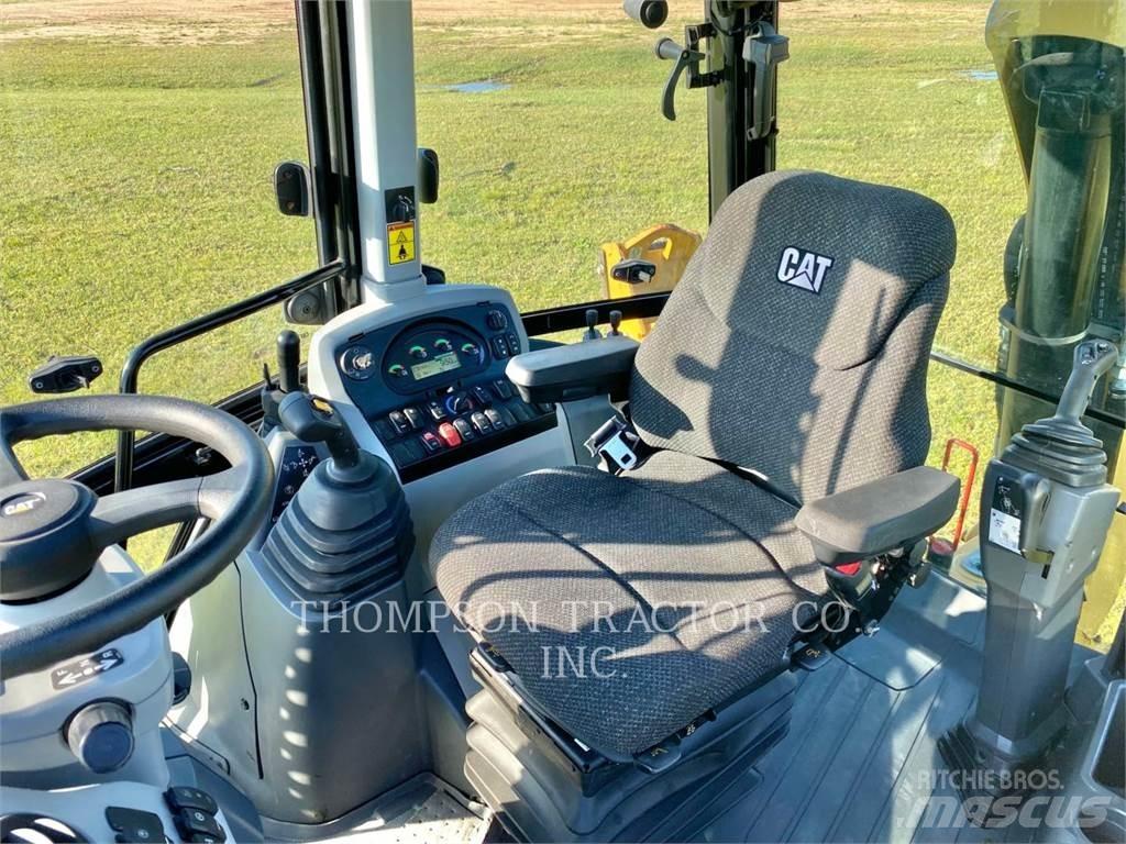 CAT 420F2 Tractopelle