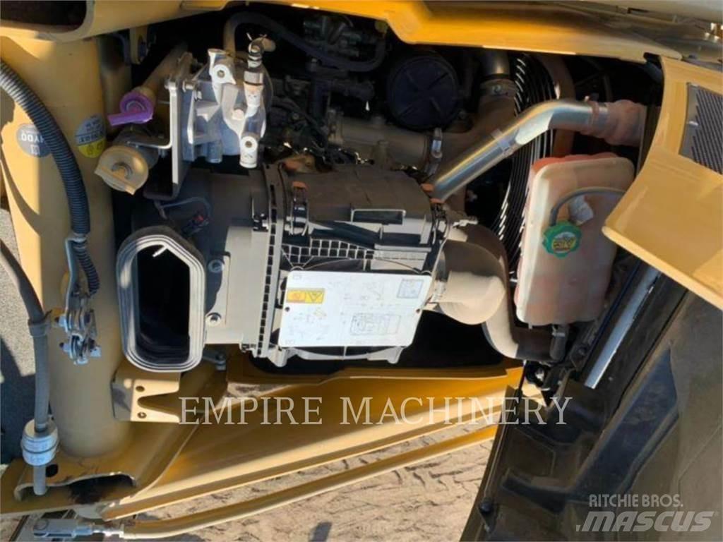 CAT 420F2 4EO Tractopelle