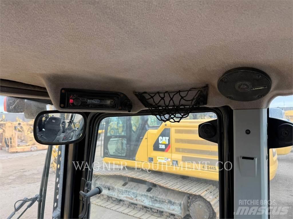 CAT 420F2 4WDE Tractopelle