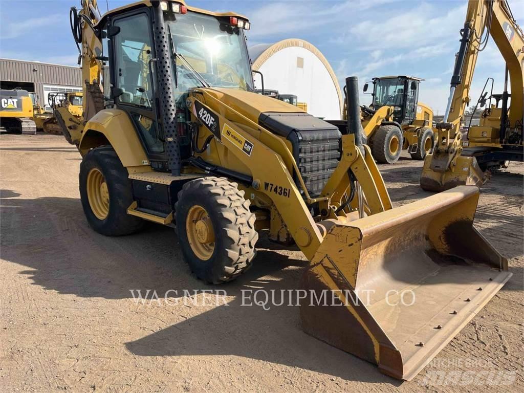 CAT 420F2 4WDE Tractopelle