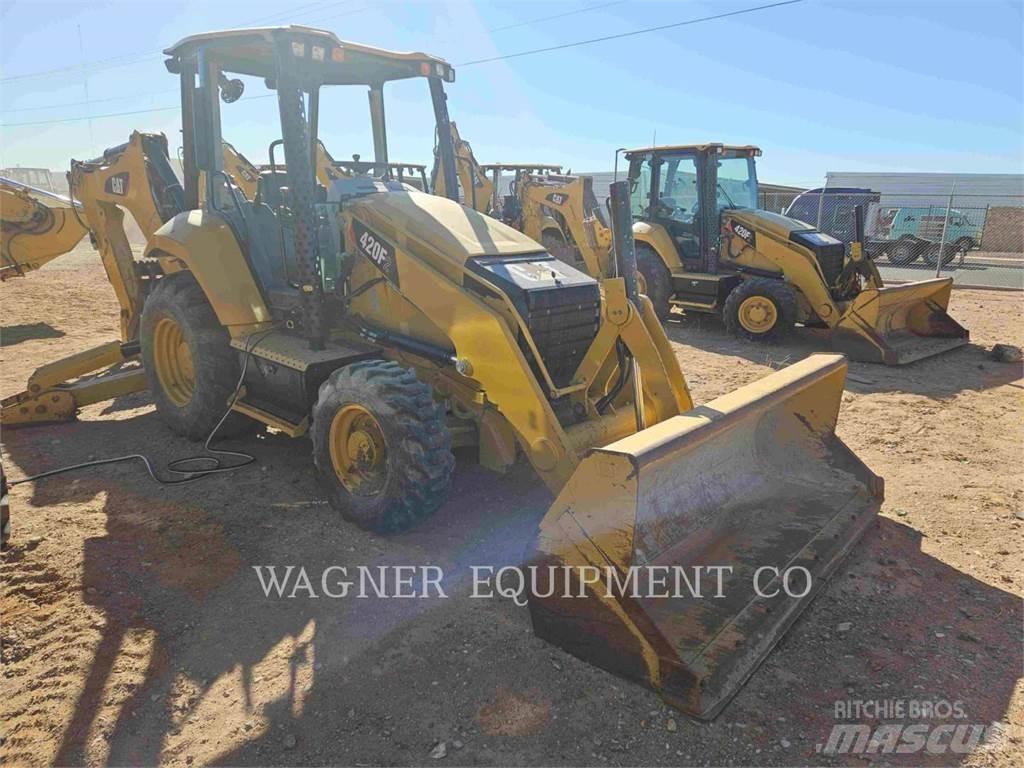 CAT 420F2 4WDE Tractopelle