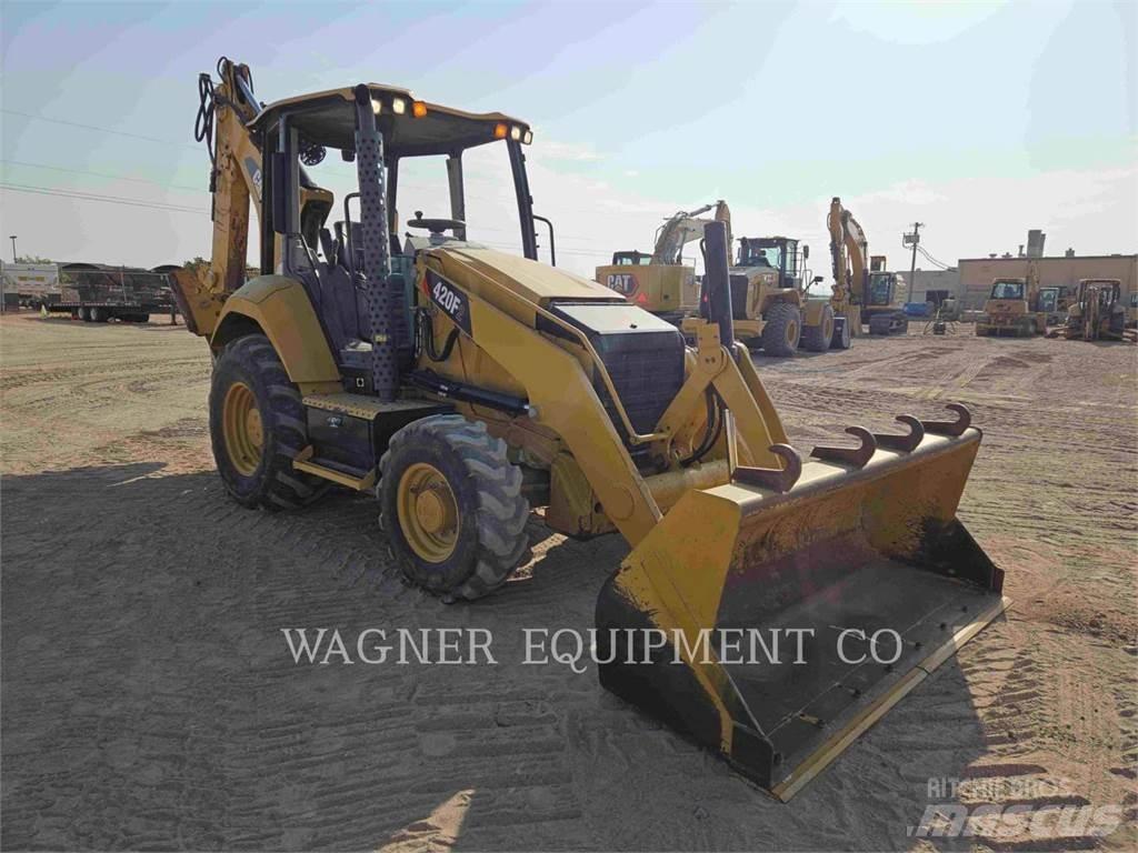 CAT 420F2 4WDE Tractopelle