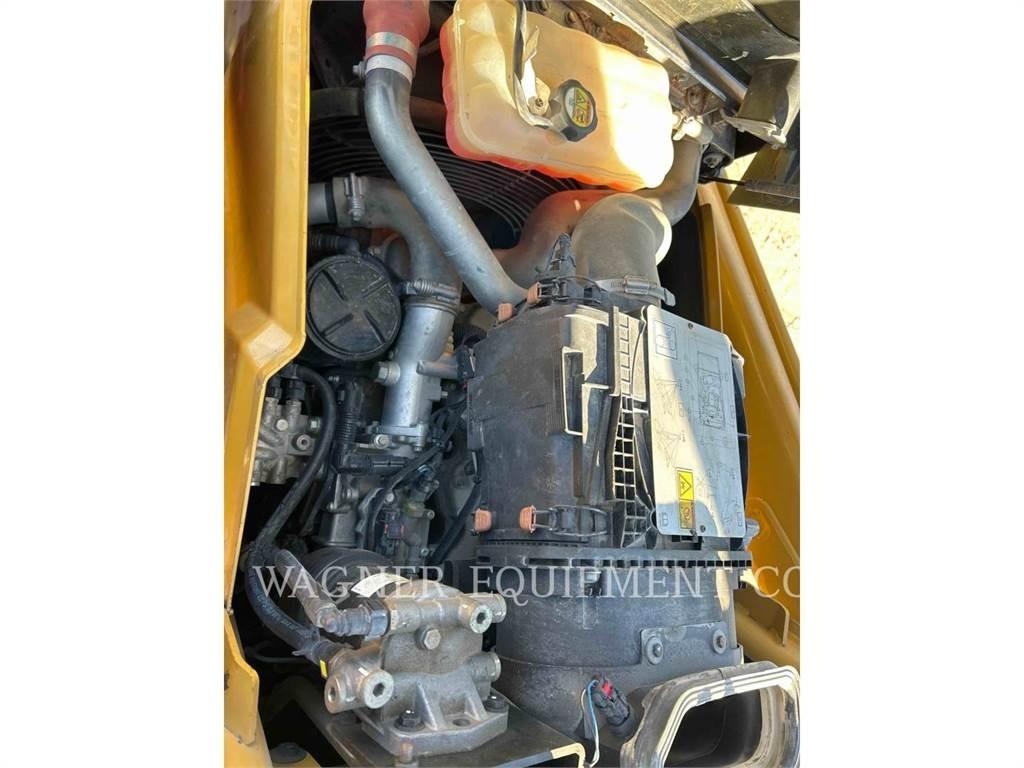CAT 420F2 4WDE Tractopelle
