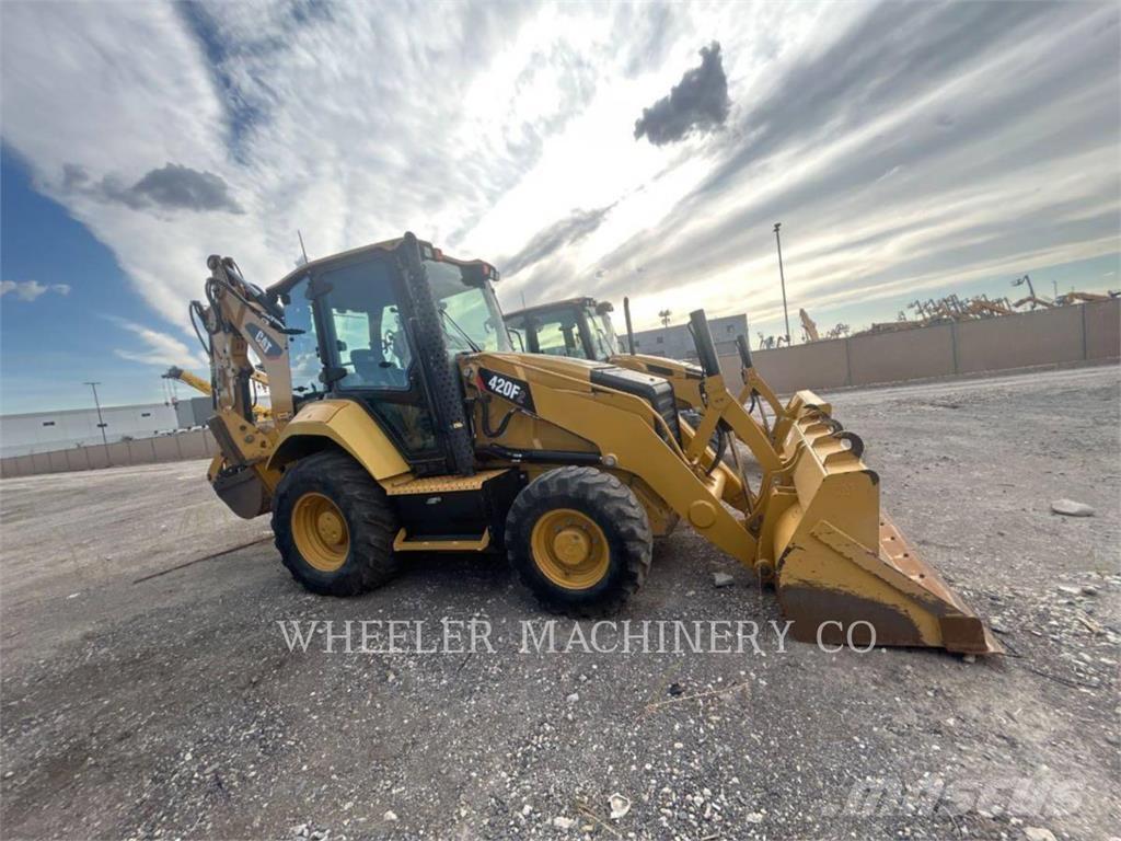 CAT 420F2 E Tractopelle