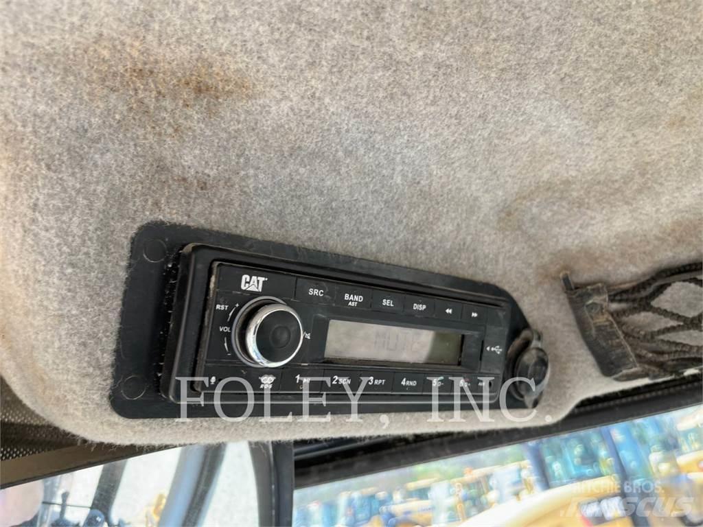 CAT 420F2IT Tractopelle