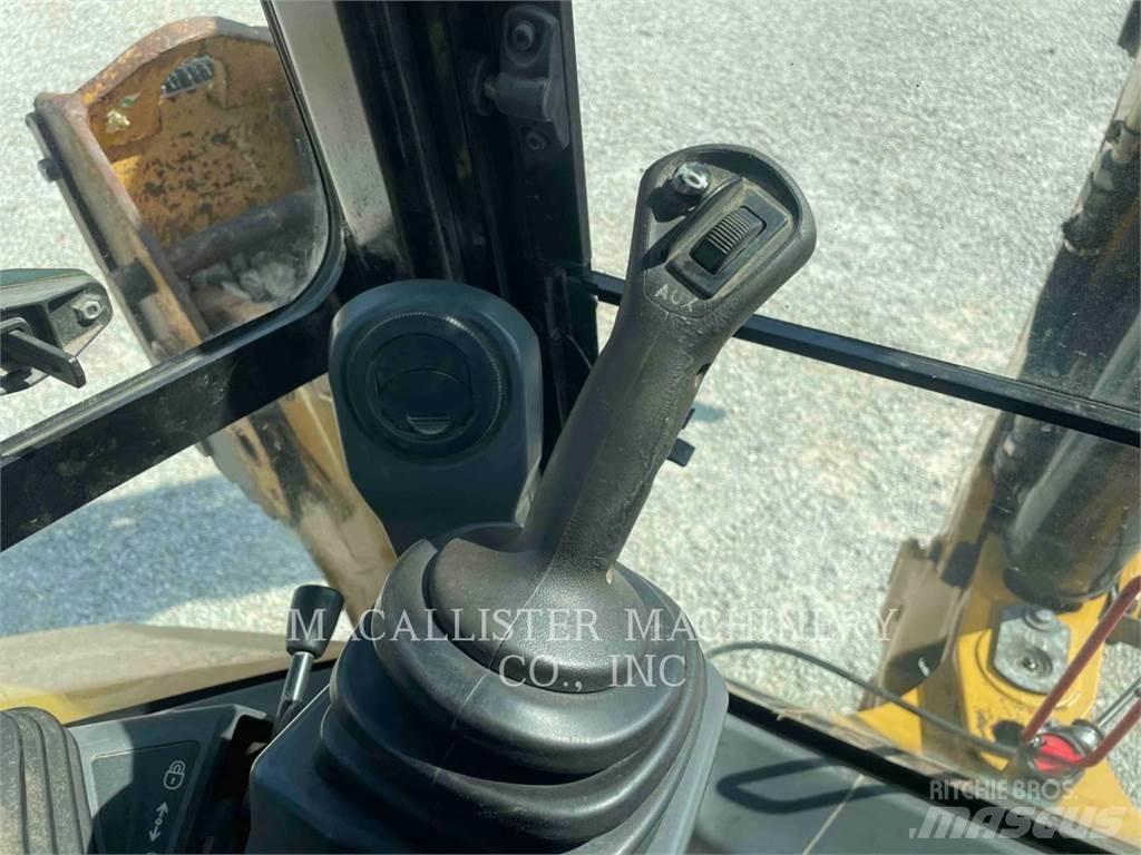 CAT 420F2ST Tractopelle