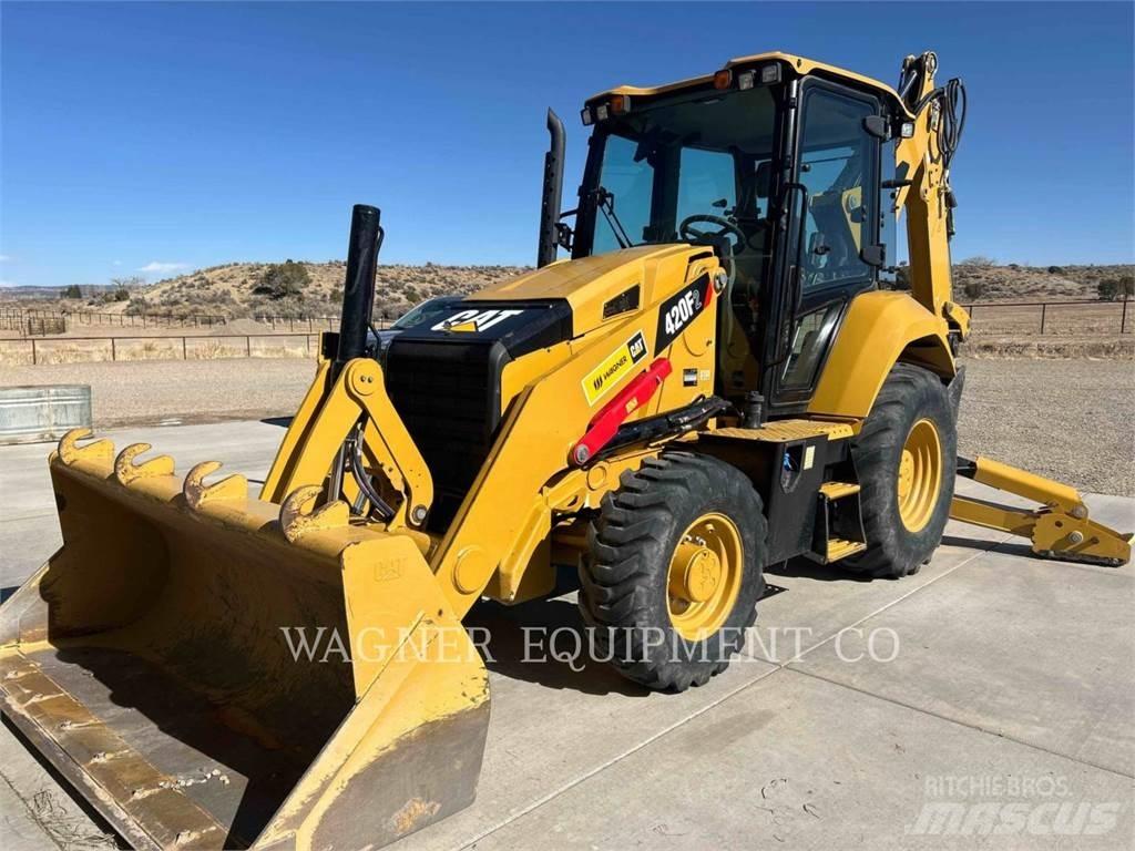 CAT 420F2ST Tractopelle