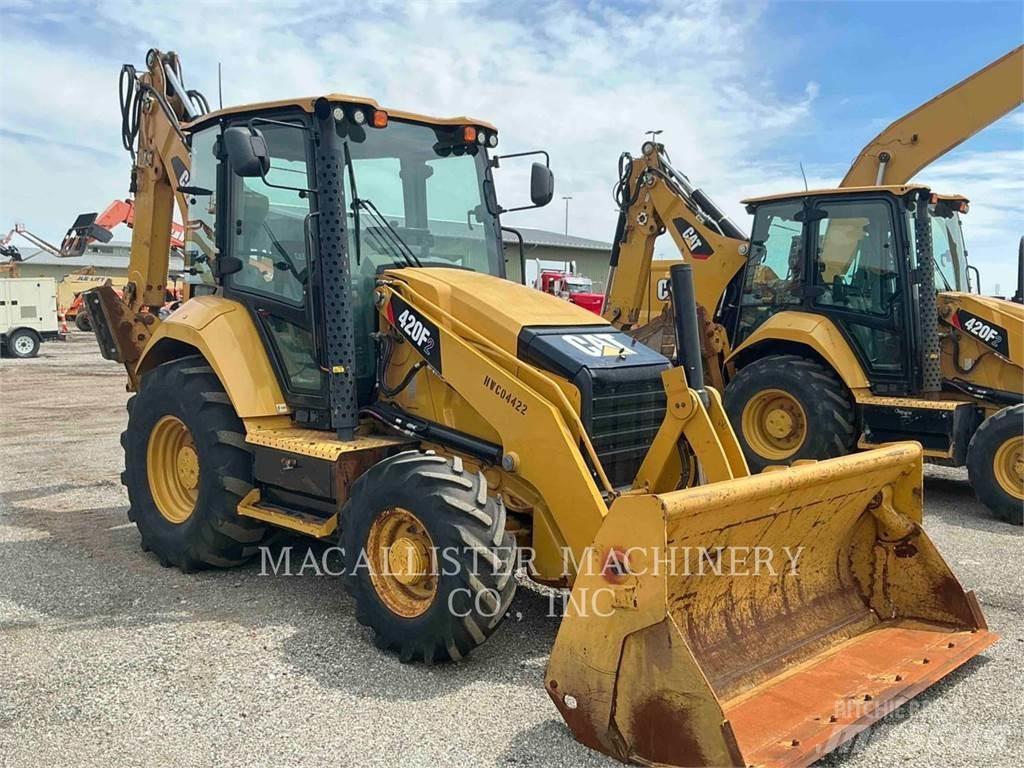 CAT 420F2ST Tractopelle