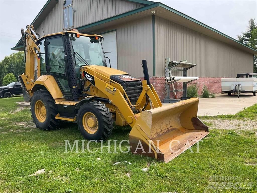CAT 420F2ST Tractopelle