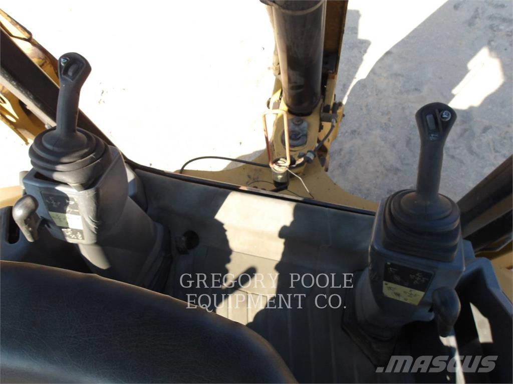 CAT 420F2ST Tractopelle